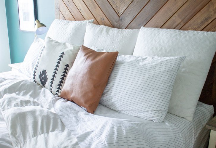 4 Ways to Make Your Bed Cozy
